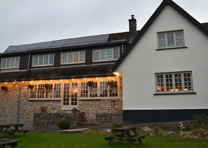 Three Horseshoes Country Inn