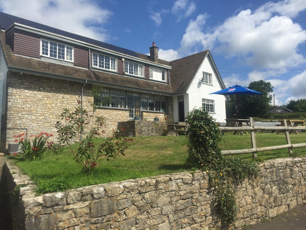 Three Horseshoes Country Inn 4*