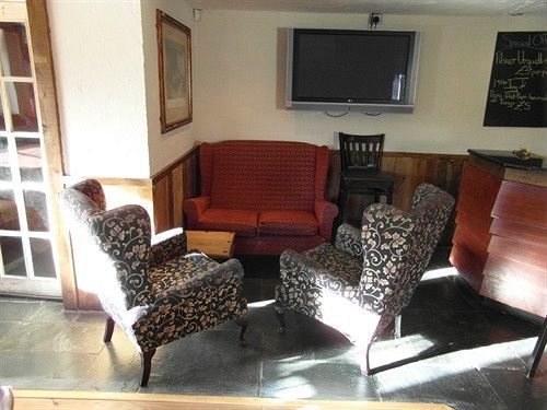 Three Horseshoes Country Inn 4*