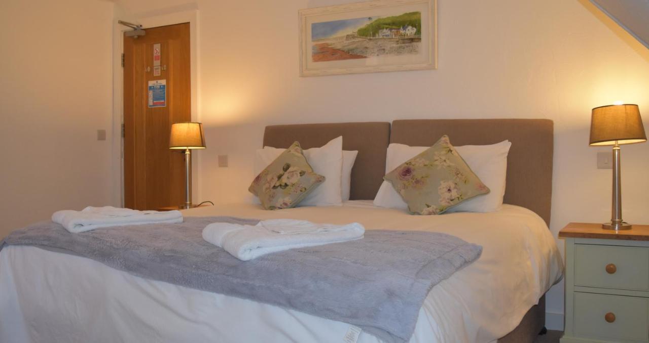 Inn Three Horseshoes Country Barry