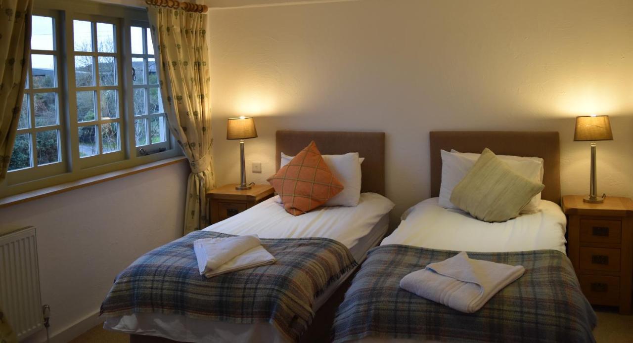 Inn Three Horseshoes Country Barry